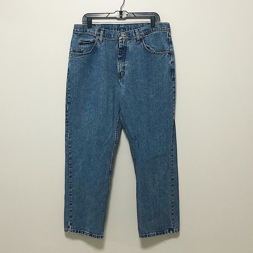 Wrangler Relaxed Fit Jeans - 36 x 30 Medium Wash